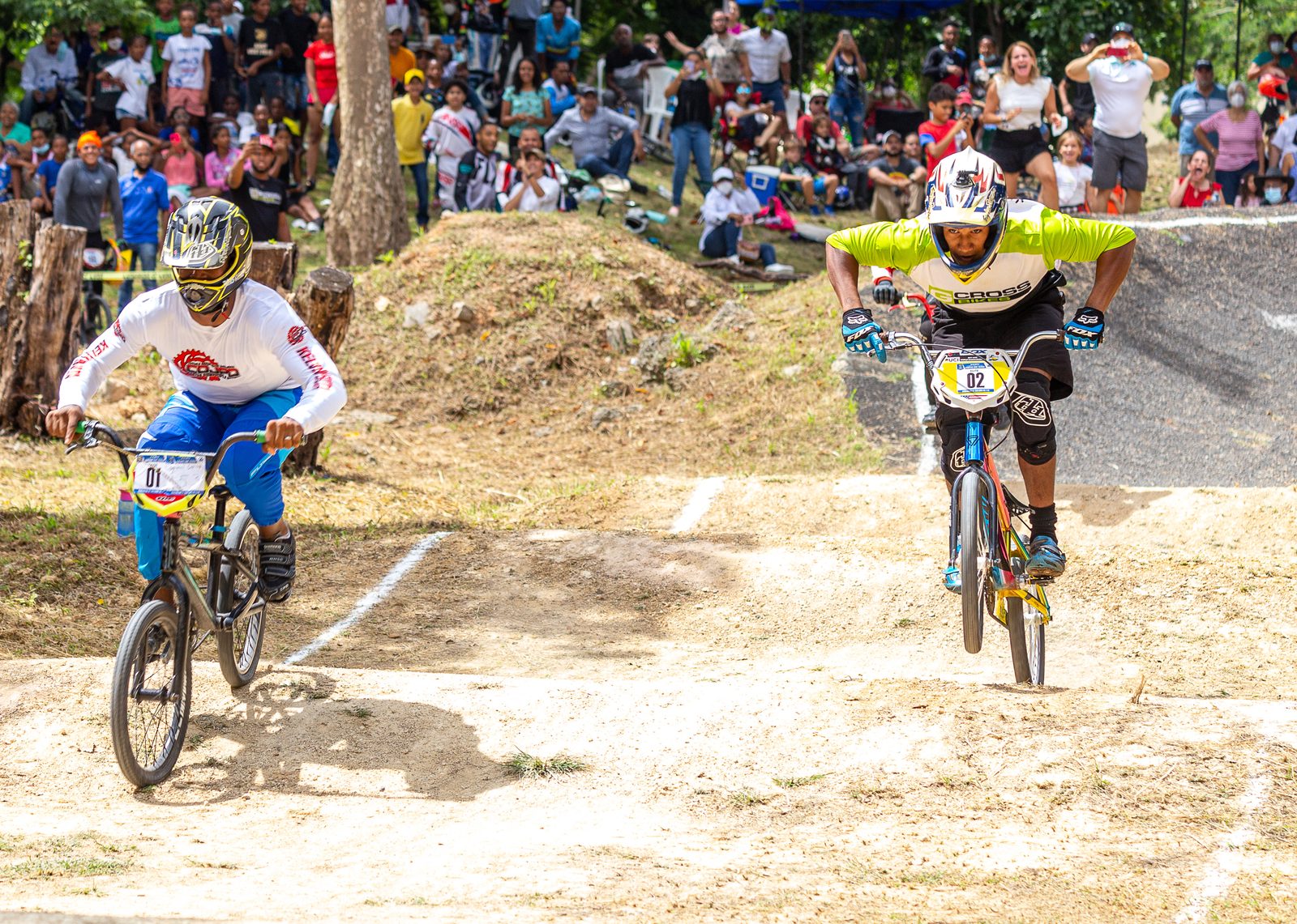 Alumnos de GCROSS en un evento de bicicross